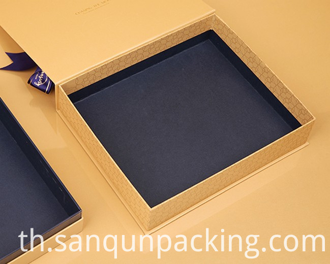 กล่องขนมไหว้พระจันทร์ Magnetic Mooncake Box
